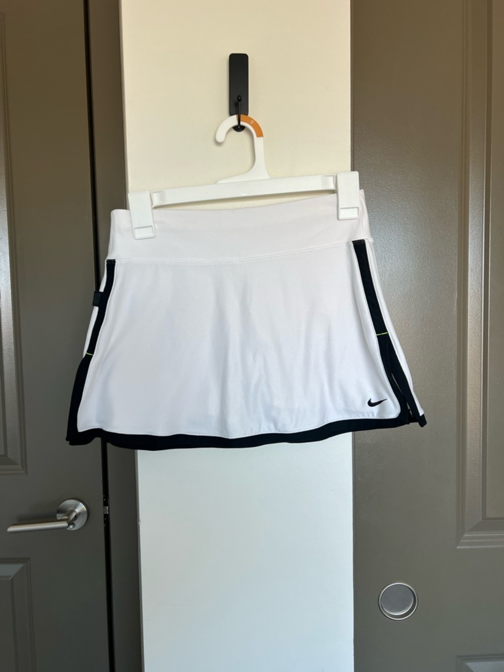 Nike White Tennis Skort with Black Trim - XS